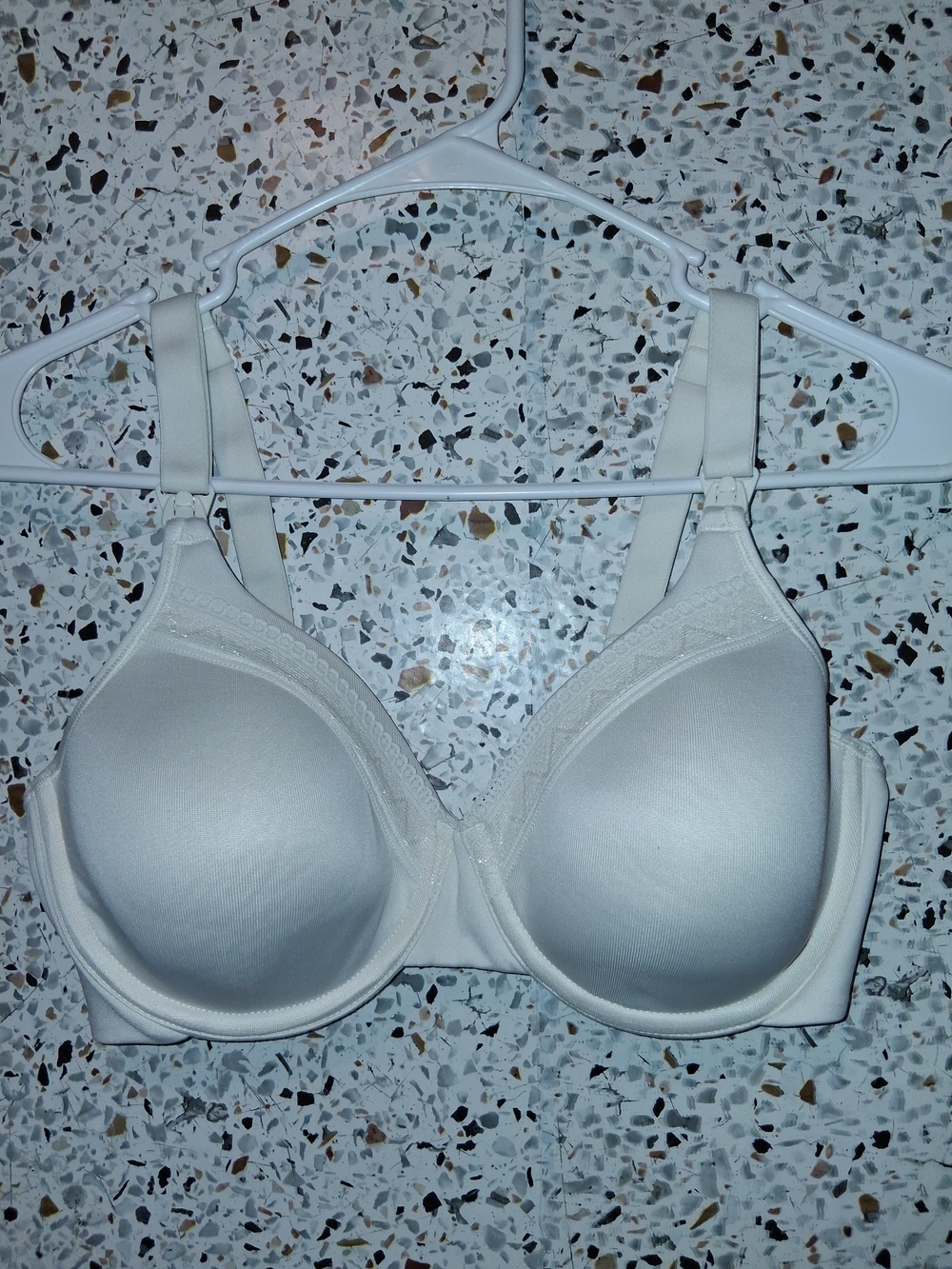 Women's Playtex Nursing Bra Size 34D/DD White Padded Soft Cups With Wires